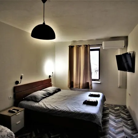 דירה Old Square House - Hisa Na Starem Trgu טולמין