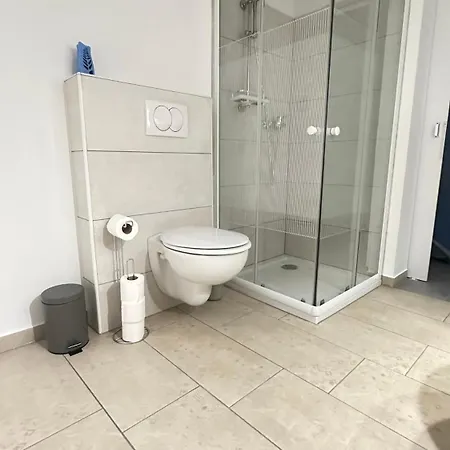 Old Square House - Hisa Na Starem Trgu * טולמין