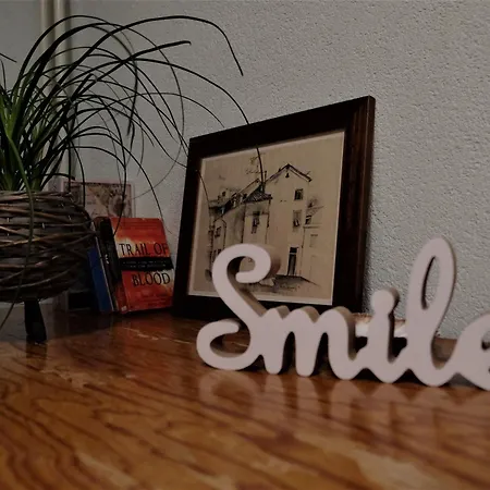 Old Square House - Hisa Na Starem Trgu * טולמין